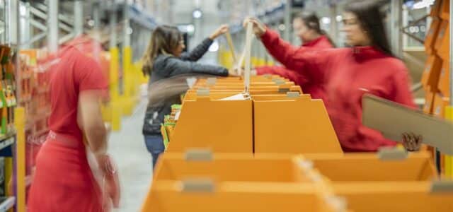 Packservice Embedded Co-Packing