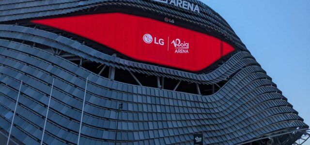 "The Eye" von LG an der Fassade der neuen Roig Arena in Valencia . Foto: LG Electronics (LG)