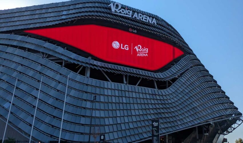 "The Eye" von LG an der Fassade der neuen Roig Arena in Valencia . Foto: LG Electronics (LG)