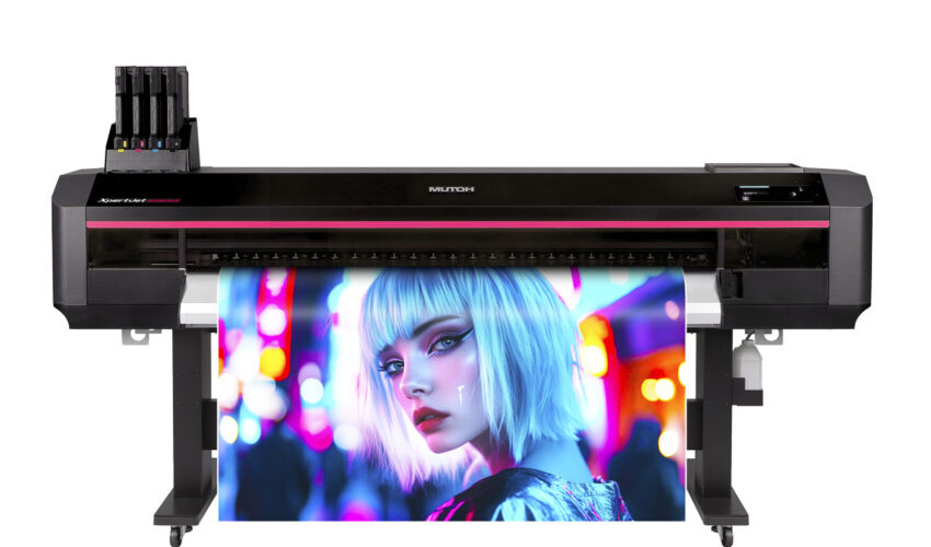 Mutoh bringt neuen Eco-Solvent Drucker Xpertjet 1641SR Pro II für den Displaydruck auf den Markt. Foto: Mutoh Europe
