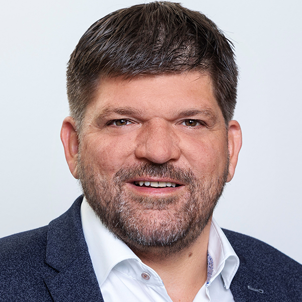 Porträt Stephan Kaar, Geschäftsleiter Wellpappewerk Rondo Frastanz.