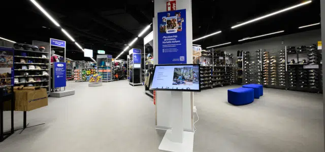 Digital-Signage-Anwendung in Decathlon-Filiale
