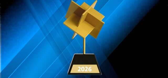 Pokal display Superstar 2026 vor blauem Hintergrund