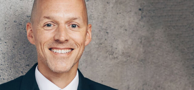 Jonas Glöckler, Porträt