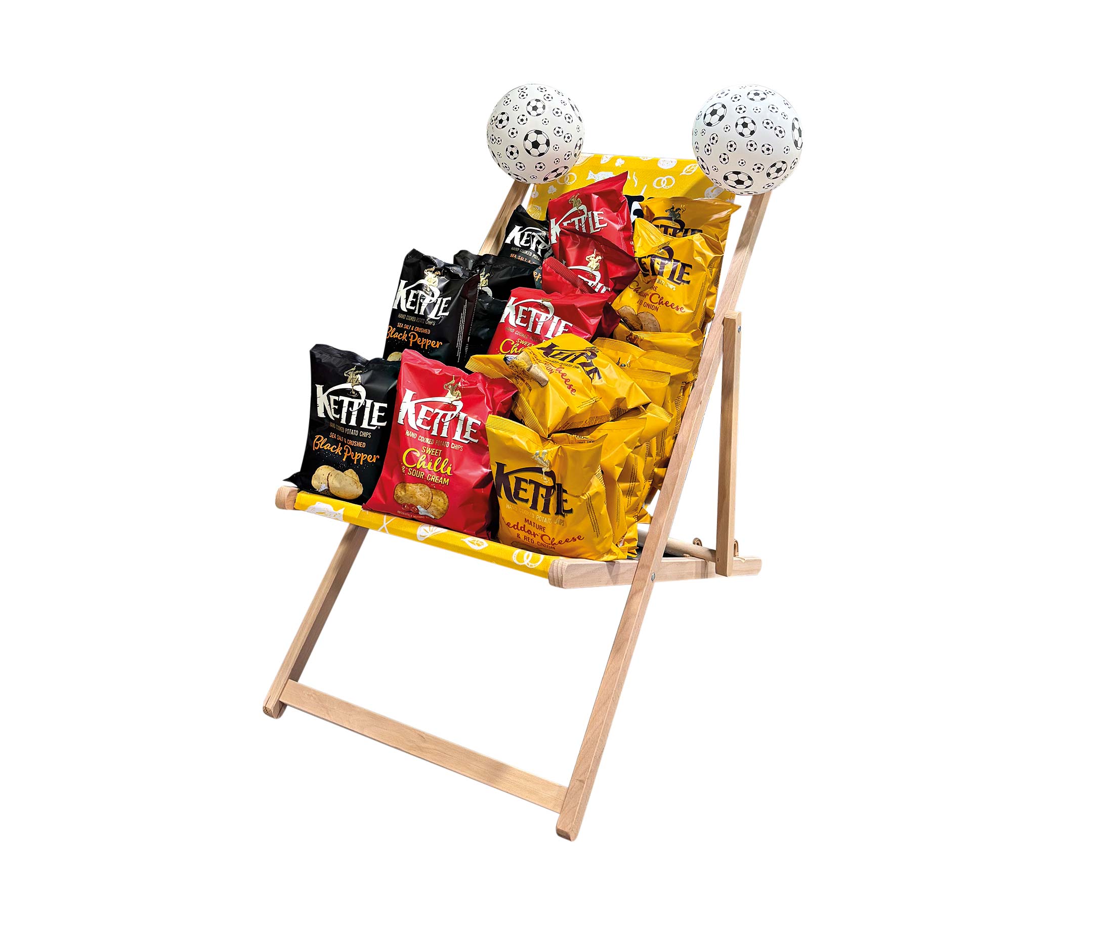 WM_salzig_KettleChips_LEH Liegestuhl mit Chips in Deutschland-Farben