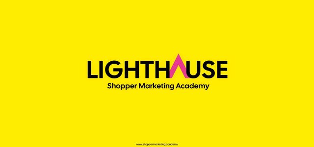 Logo Lightause Shooper Marketing Academy auf gelbem Hintergrund