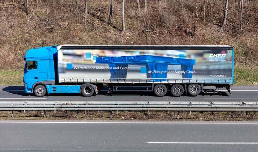 LKW mit Plane von Chep