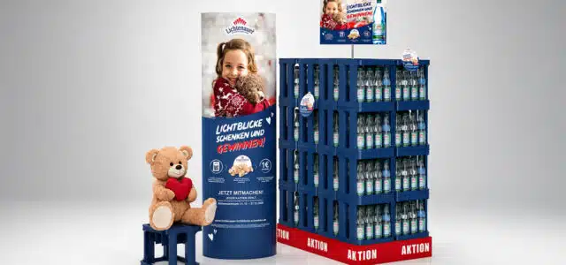 Wasserkästen, großer Teddybär und Aufsteller für Lichtblicke-Aktion von Lichtenauer